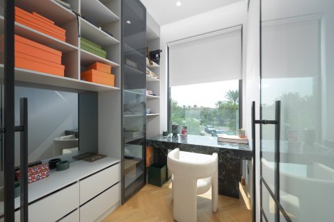 Villa de 5 dormitorios en Jumeirah Islands, UAE No. 202364 15