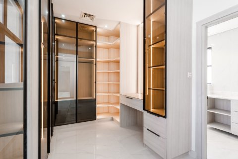 5 bedrooms Villa in Dubai, UAE No. 217112 17