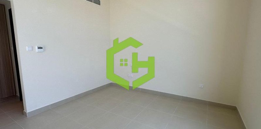 3 bedrooms Townhouse in District 11, UAE No. 22603