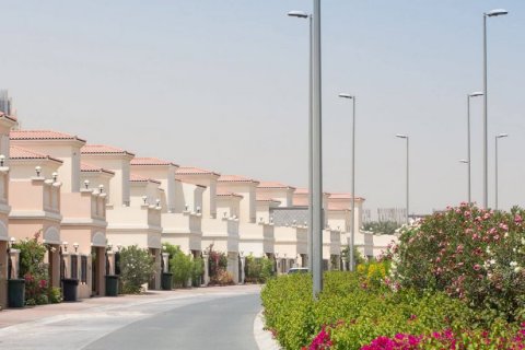 Townhouse de 2 dormitorios en Jumeirah Village Circle, UAE No. 1592 3