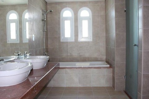 Townhouse de 2 dormitorios en Jumeirah Village Circle, UAE No. 1592 9