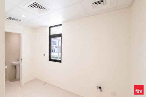 3 bedrooms Townhouse in Dubai, UAE No. 215907 7