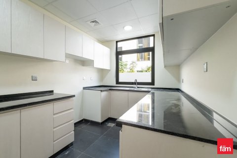 3 bedrooms Townhouse in Dubai, UAE No. 215907 10