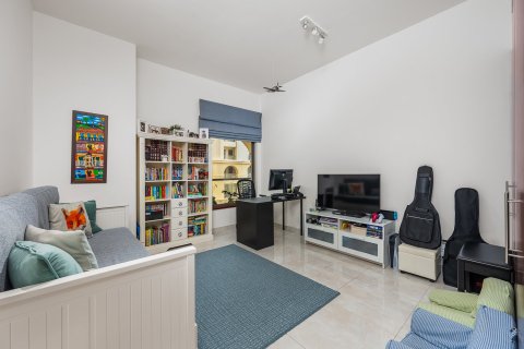 Apartment de 3 dormitorios en Shams 1, UAE No. 215304 12