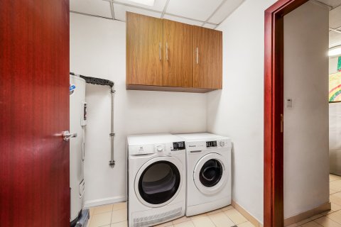 Apartment de 3 dormitorios en Shams 1, UAE No. 215304 11