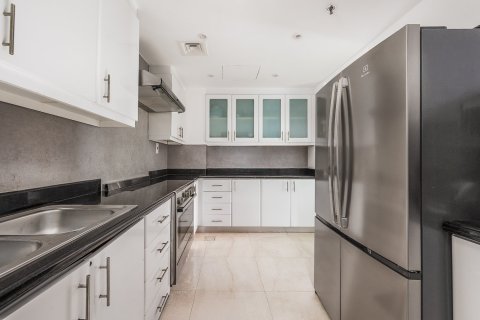 Apartment de 3 dormitorios en Shams 1, UAE No. 215304 4