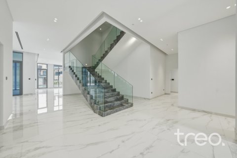 7 bedrooms Villa in Dubai, UAE No. 220750 6