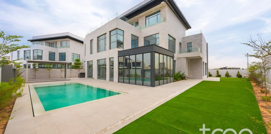 7 bedrooms Villa in Dubai, UAE No. 220750