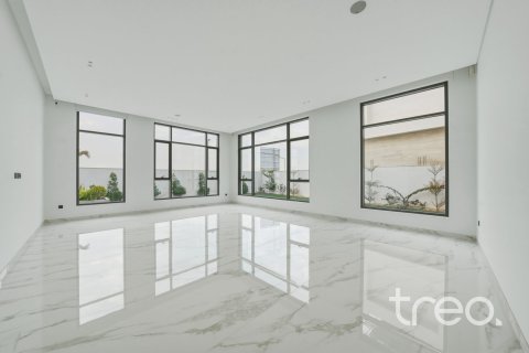 7 bedrooms Villa in Dubai, UAE No. 220750 4