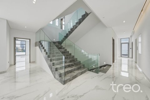 7 bedrooms Villa in Dubai, UAE No. 220750 3