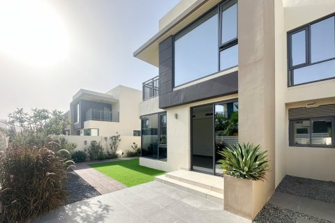 Townhouse de 4 dormitorios en Maple 2, UAE No. 197429