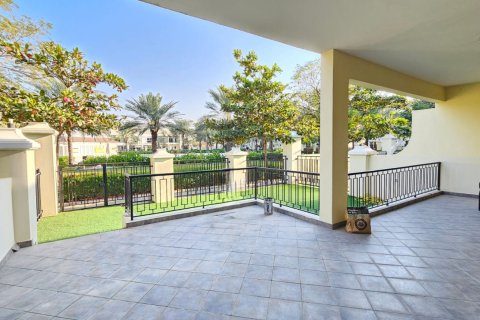 4 bedrooms Townhouse in Ras Al Khaimah, UAE No. 183718 3