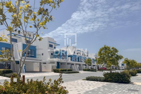 3 bedrooms Townhouse in Damac Lagoons, UAE No. 212365