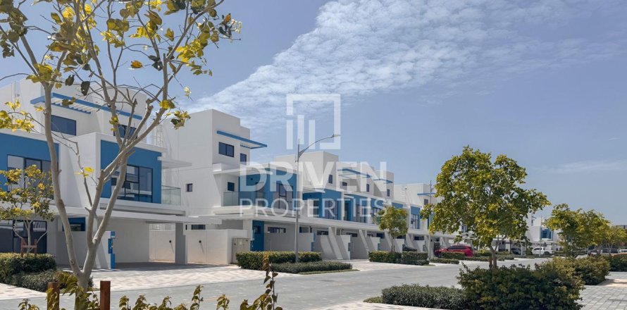 3 bedrooms Townhouse in Damac Lagoons, UAE No. 212365