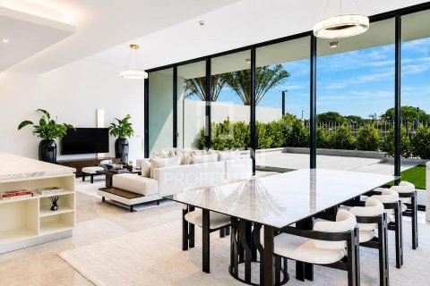 Villa de 4 dormitorios en District One, UAE No. 217495