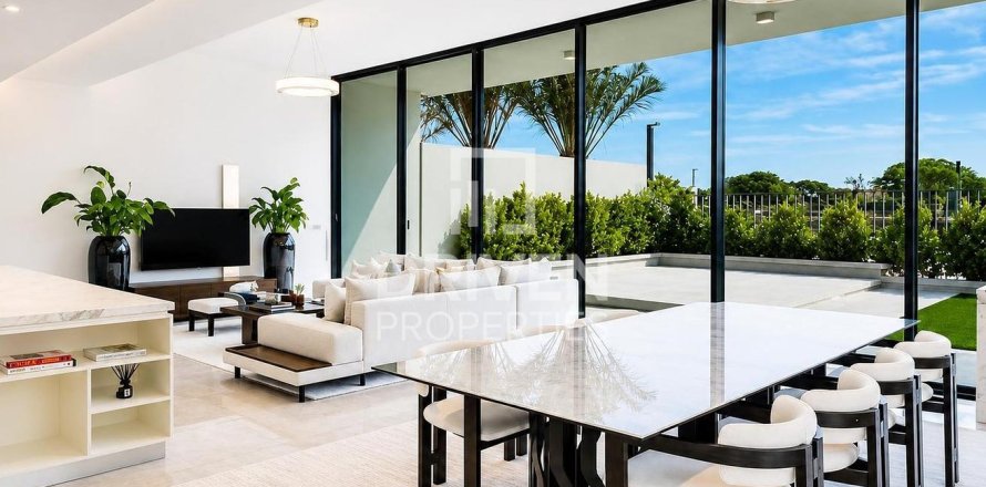 Villa de 4 dormitorios en District One, UAE No. 217495