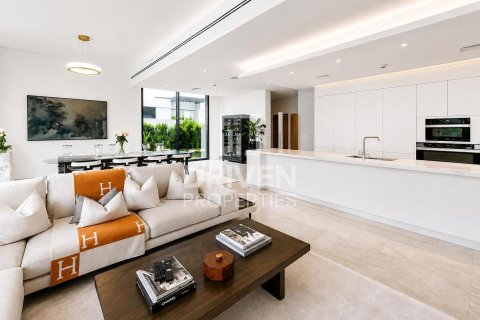 Villa de 4 dormitorios en District One, UAE No. 217495 3