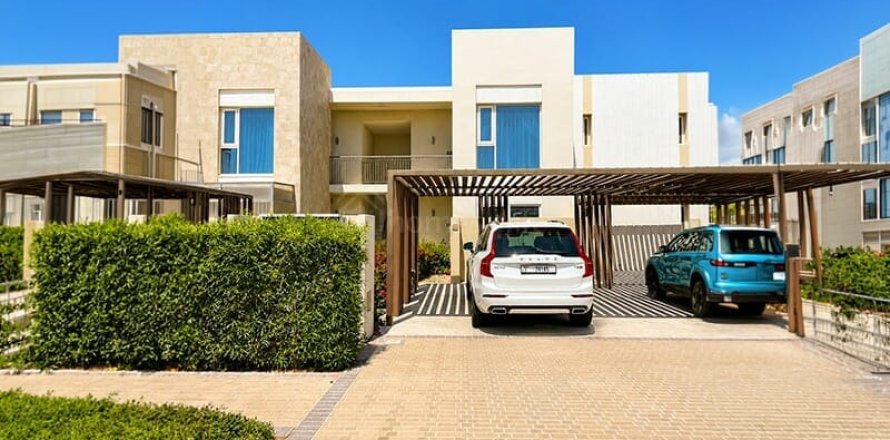 Appartement de 2 chambres à EMAAR South, UAE No. 168348