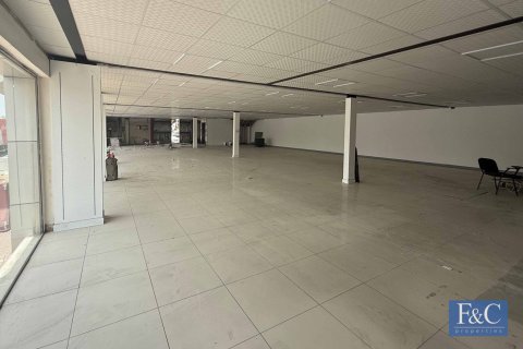 790m² Warehouse in Al Quoz Industrial Area, UAE No. 153802