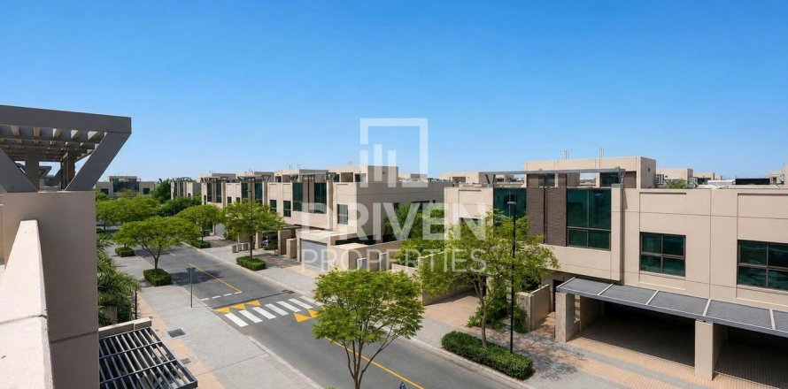 Villa de 4 dormitorios en Meydan, UAE No. 217505