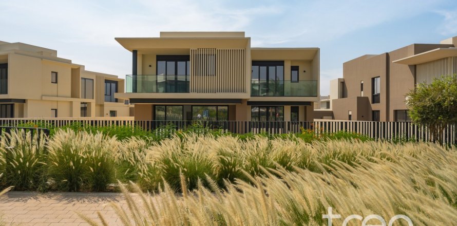 Villa de 5 chambres à Dubai, UAE No. 222679