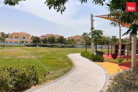 Villa de 4 dormitorios en Dubai, UAE No. 217220 10