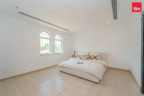 Villa de 4 dormitorios en Dubai, UAE No. 217220 9