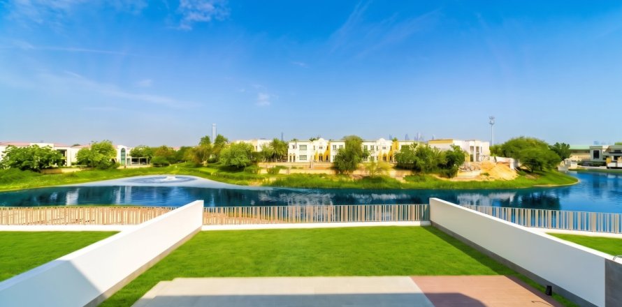 Вилла с 5 спальнями в Jumeirah Islands, ОАЭ №220268