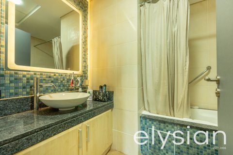 2 غرف نوم شقة في Shoreline Apartments, الإمارات العربية المتحدة رقم 64634 4