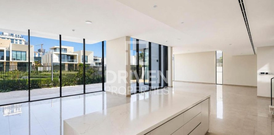 5 bedrooms Villa in Dubai Hills Estate, UAE No. 212296