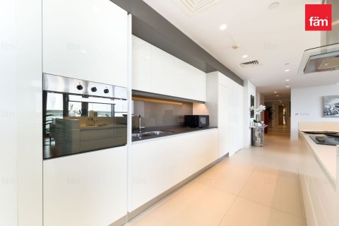 3 bedrooms Apartment in Dubai, UAE No. 160538 10