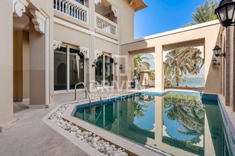 4 bedrooms Villa in The Crescent, UAE No. 214695 3