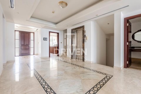 4 bedrooms Villa in The Crescent, UAE No. 214695 9