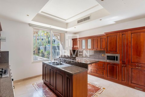 4 bedrooms Villa in The Crescent, UAE No. 214695 22