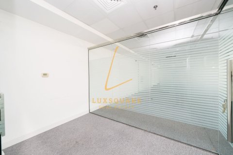 341m² Office in Sheikh Zayed Road, UAE No. 220205 18