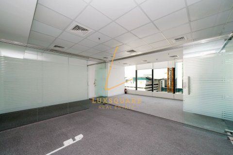 341m² Office in Sheikh Zayed Road, UAE No. 220205 16