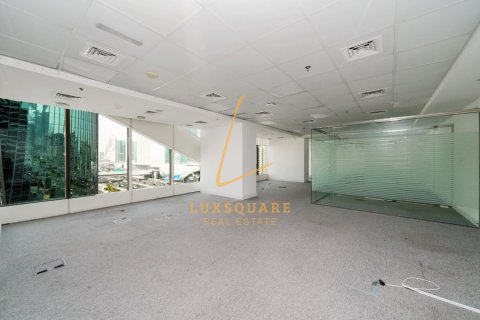 341m² Office in Sheikh Zayed Road, UAE No. 220205