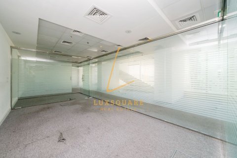 341m² Office in Sheikh Zayed Road, UAE No. 220205 3