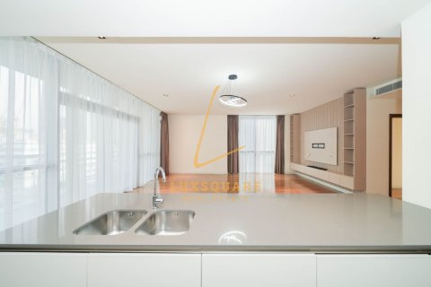 3 bedrooms Apartment in Al Wasl, UAE No. 220209 6