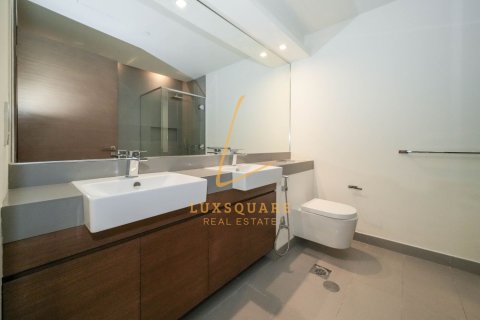 3 bedrooms Apartment in Al Wasl, UAE No. 220209 11