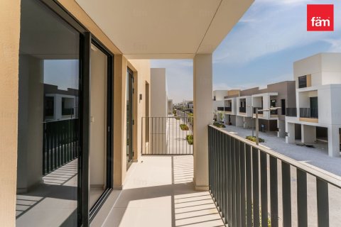 3 bedrooms Villa in Dubai, UAE No. 213353 12