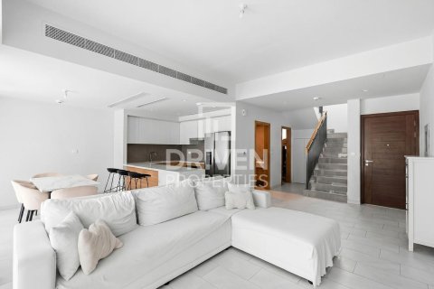 Villa de 3 chambres à Villanova, UAE No. 211752