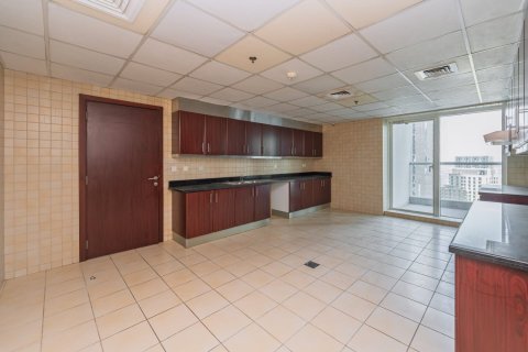 Apartment de 3 dormitorios en Emirates Crown, UAE No. 167557 4