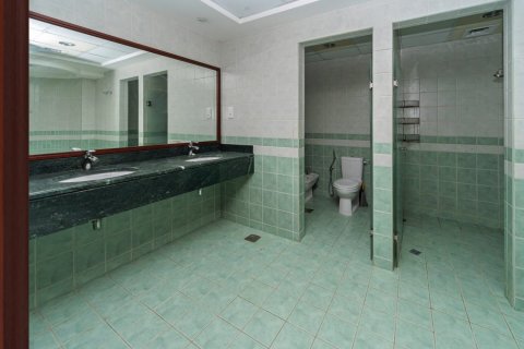 Apartment de 3 dormitorios en Emirates Crown, UAE No. 167557 12