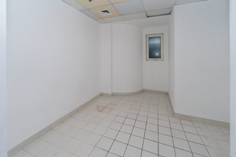 Apartment de 3 dormitorios en Emirates Crown, UAE No. 167557 14