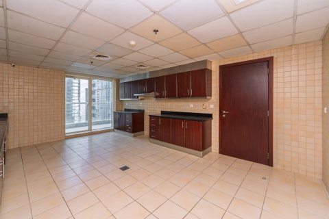 Apartment de 3 dormitorios en Emirates Crown, UAE No. 167557 5