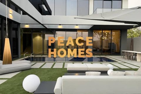 Вилла с 4 спальнями в Tilal City, ОАЭ №10867 8