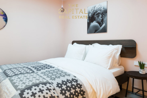Studio Apartment in Dubai, UAE No. 7697 3