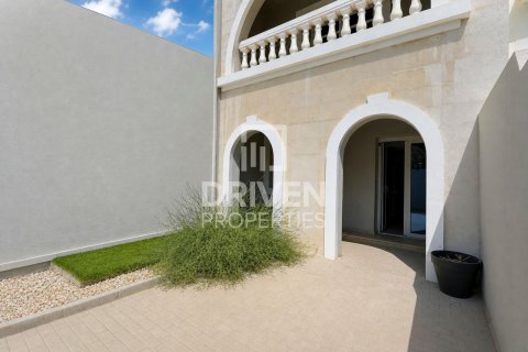 Villa de 4 chambres à District 15, UAE No. 221491 20