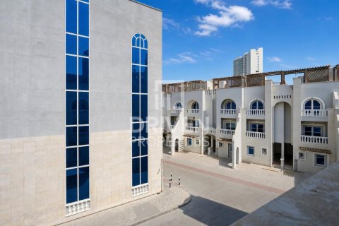 Villa de 4 chambres à District 15, UAE No. 221491 24